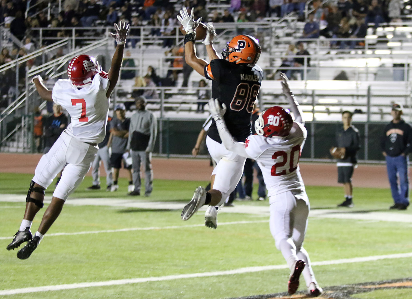 092917 SYHS vs SMHS fb 08.jpg